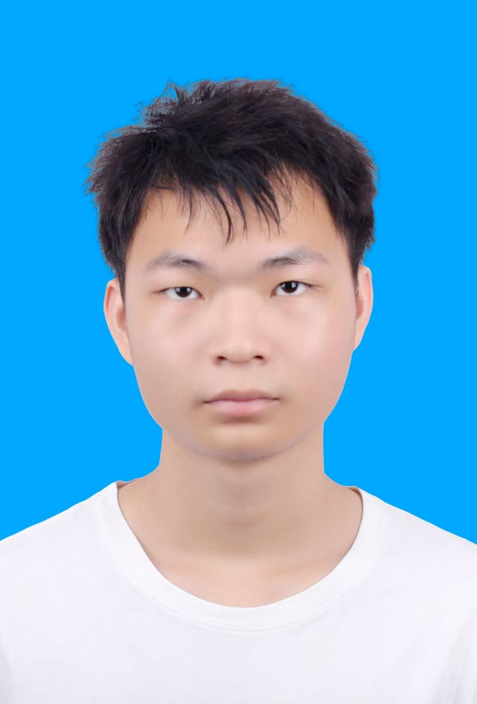 麦信超.jpg 麦信超.jpg